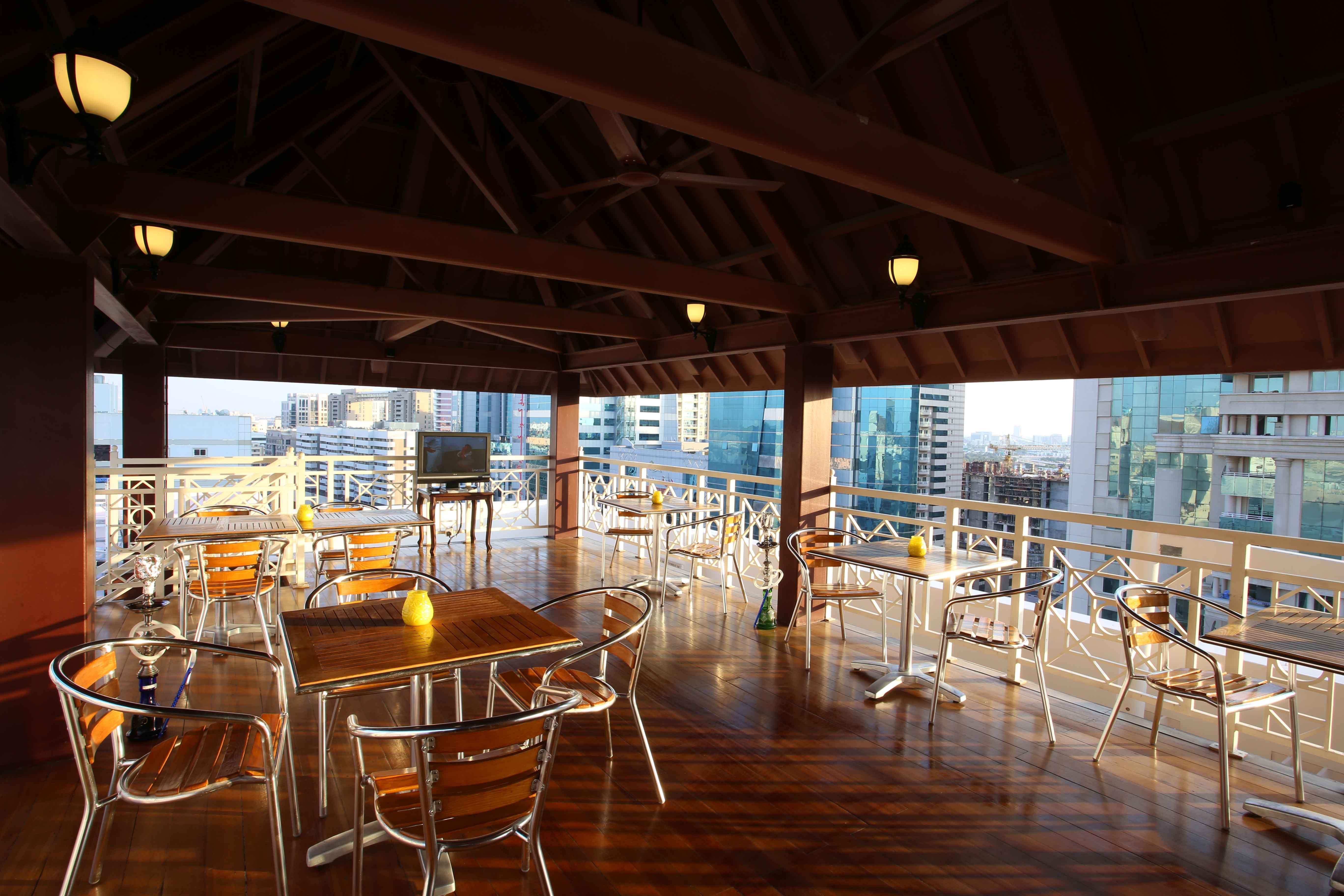 Knight Castle Hotel Dubai Dış mekan fotoğraf The 360° Sky Bar