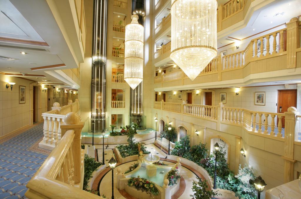 Knight Castle Hotel Dubai Dış mekan fotoğraf Interior of the hotel