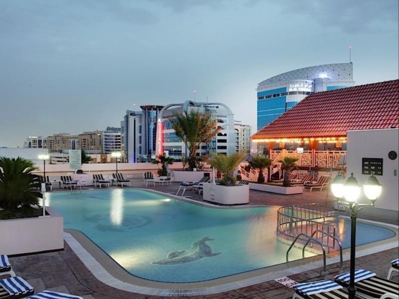 Knight Castle Hotel Dubai Dış mekan fotoğraf The swimming pool at the hotel