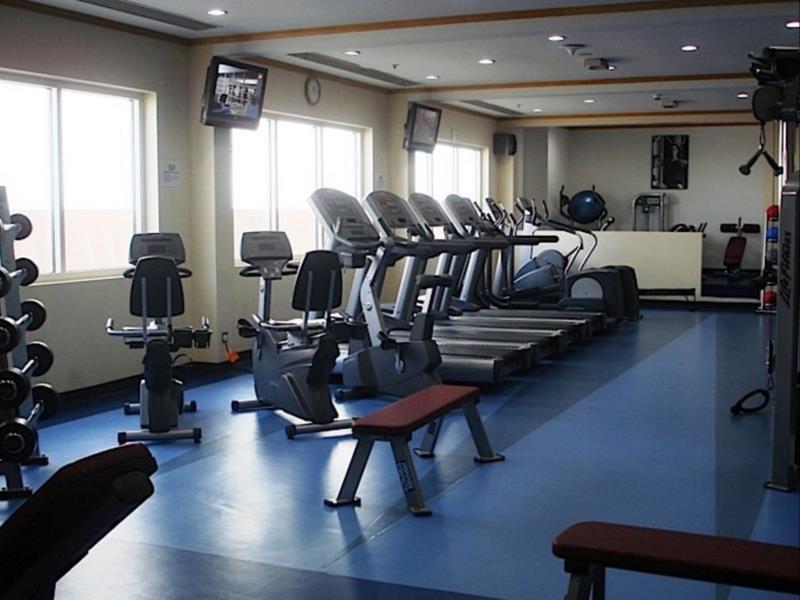 Knight Castle Hotel Dubai Dış mekan fotoğraf A gym in a hotel